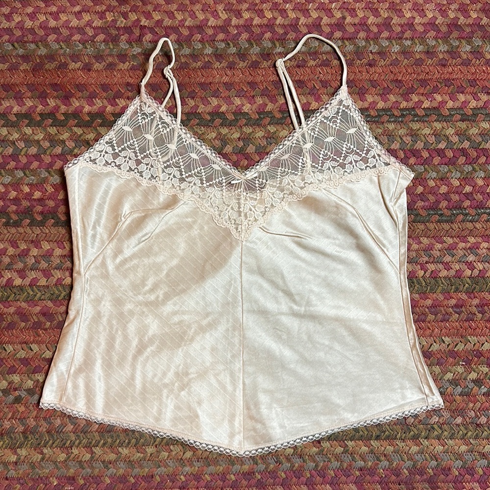 VINTAGE DAINTY NUDE LACE LINGERIE CAMI TOP